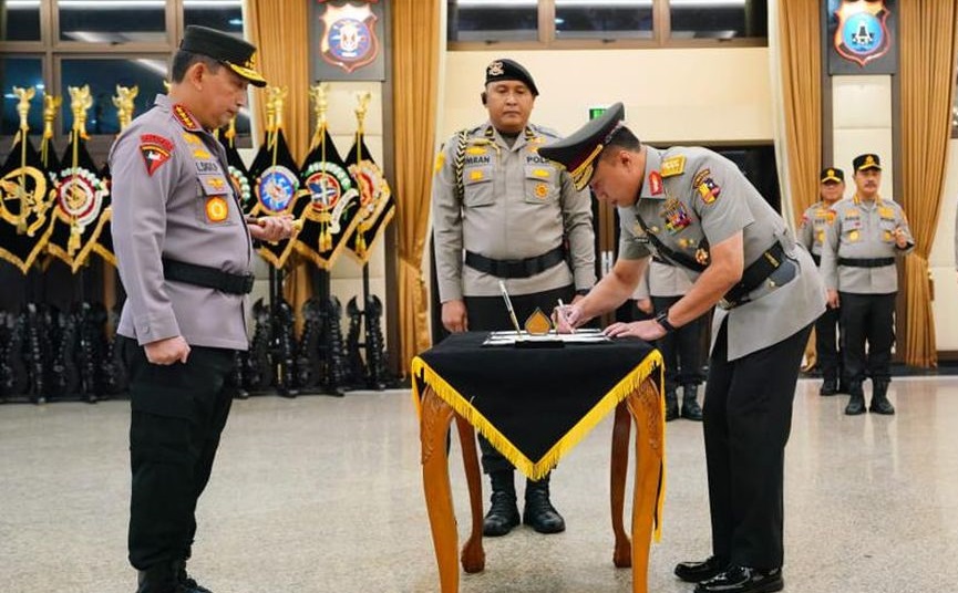 a group of men in uniform